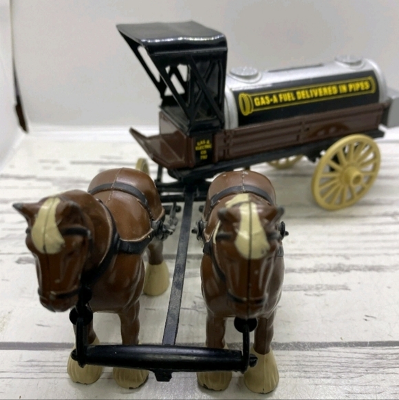 ERTL HORSE DRAWN Gas-A Fuel Tanker Wagon Locking Coin Bank VINTAGE 1990S - Picture 3 of 11
